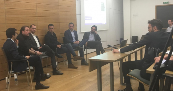 échange lors du kick-off pôle BlockChain