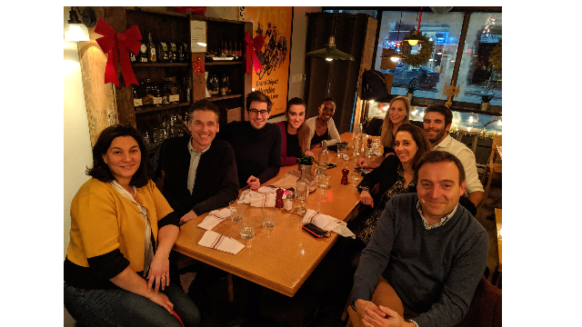 Dîner de fêtes entre diplômés au Baratin de Toronto