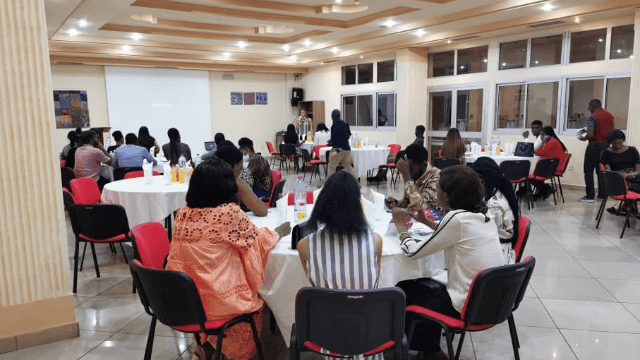 Cocktail Get Together "Quality Time by NEOMA" à Yaoundé