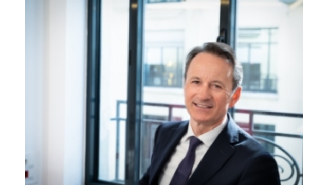 Aymeric de Cardes est nommé Associé TMT chez Apax Partners Development