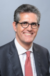 Olivier Hua, Sup de Co 79, nommé président et directeur général de Visiomed.